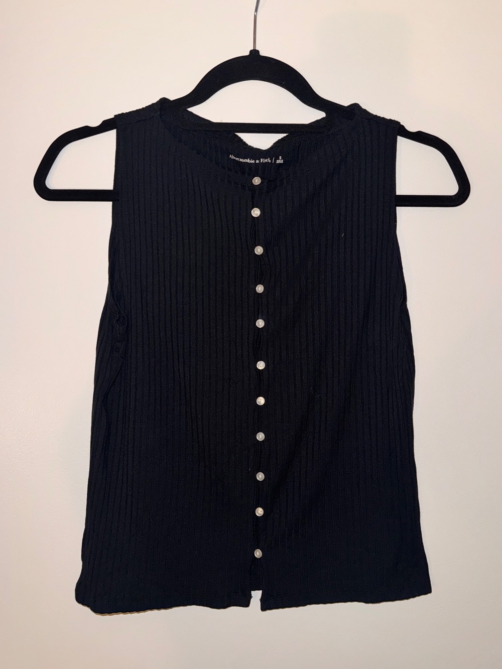 Abercrombie & Fitch Black Ribbed Button-Front Sleeveless Camisole